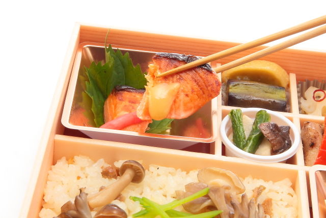 ヒロメ-【秋冬限定】茸ご飯と銀鮭の幽庵焼き～柚子の白味噌合わせ～