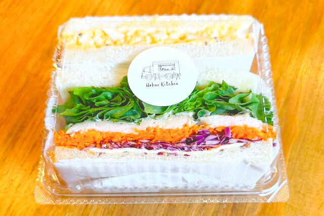 ほおばるキッチン-サラダチキンサンド＆たまごサンド