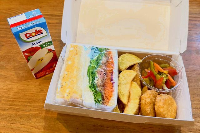 ほおばるキッチン-クラフトサンド＆デリBOX（ローストビーフサンド＆たまごサンド）