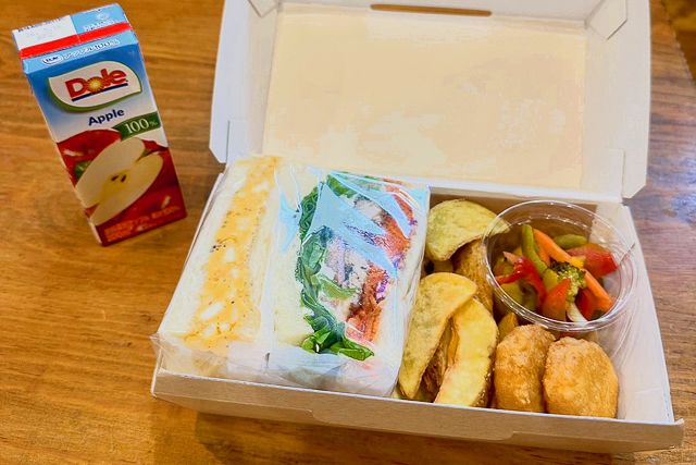 ほおばるキッチン-クラフトサンド＆デリBOX（サバサンド＆たまごサンド）