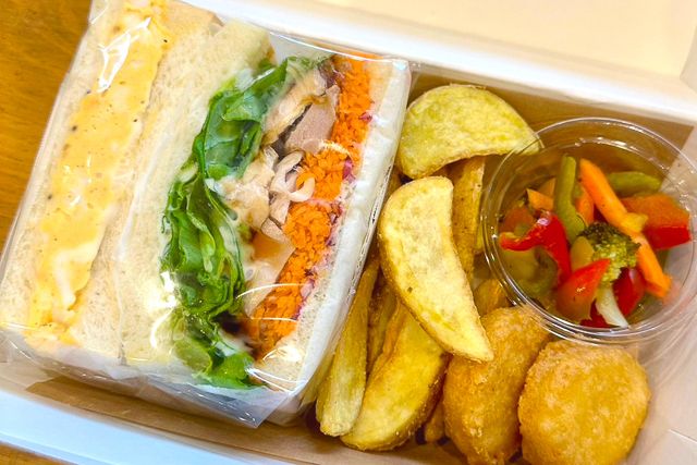 ほおばるキッチン-クラフトサンド＆デリBOX（照り焼きチキンサンド＆たまごサンド）