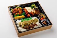 堀堀キッチン-よくばり幕の内弁当（タルタルチキン、鶏の唐揚げ、焼き鯖）