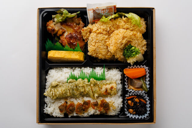 堀堀キッチン-よくばり幕の内弁当（豚ヒレカツ、エビフライ、照り焼きチキン）