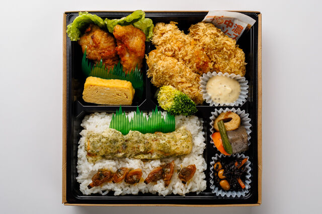 堀堀キッチン-広島産カキフライ＆鶏の唐揚げの満足幕の内弁当