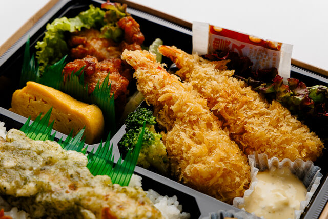 堀堀キッチン-エビフライ＆鶏の唐揚げの人気コンビ幕の内弁当