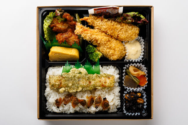 堀堀キッチン-エビフライ＆鶏の唐揚げの人気コンビ幕の内弁当