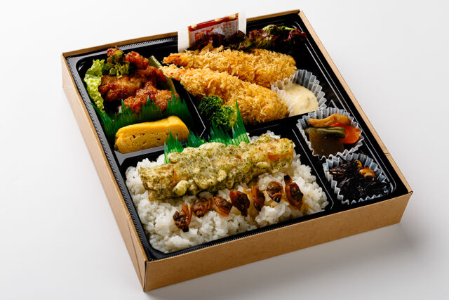 堀堀キッチン-エビフライ＆鶏の唐揚げの人気コンビ幕の内弁当