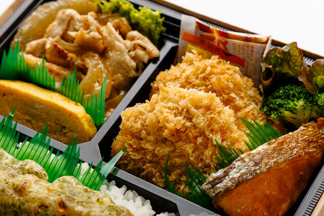 堀堀キッチン-ヒレカツ＆焼き鮭＆豚の生姜焼きの満足幕の内弁当