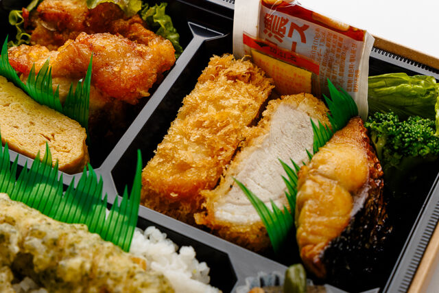 堀堀キッチン-ロースカツ＆鶏の唐揚げの人気コンビ幕の内弁当