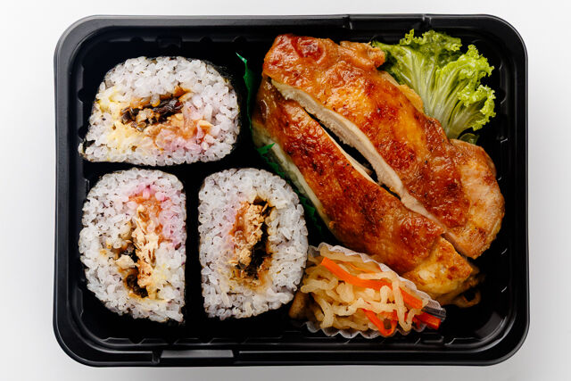 堀堀キッチン-手軽に満足！おにぎらず弁当（照り焼きチキン）