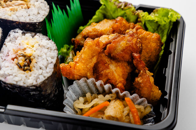 堀堀キッチン-手軽に満足！おにぎらず弁当（鶏の唐揚げ）