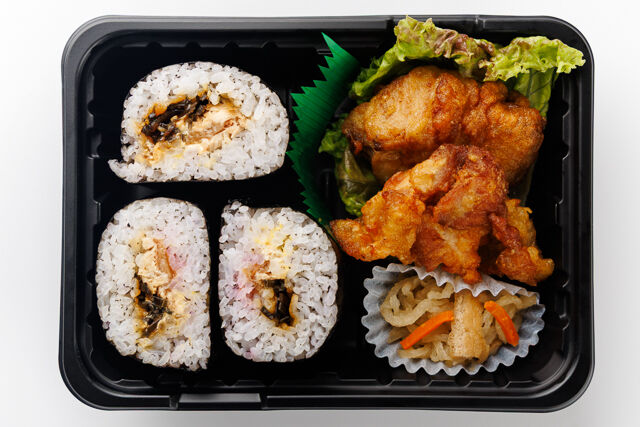 堀堀キッチン-手軽に満足！おにぎらず弁当（鶏の唐揚げ）