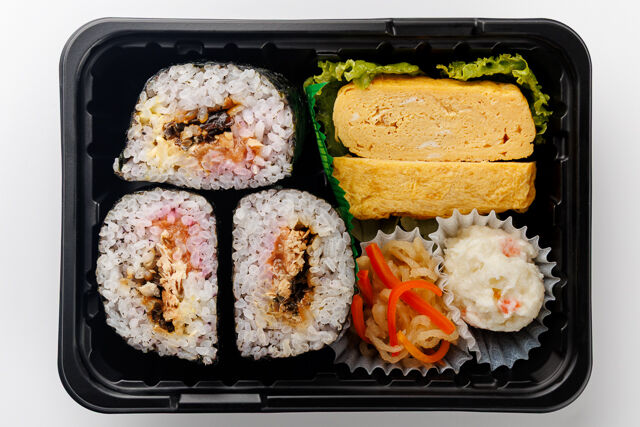 堀堀キッチン-手軽に満足！おにぎらず弁当（だし巻き玉子）
