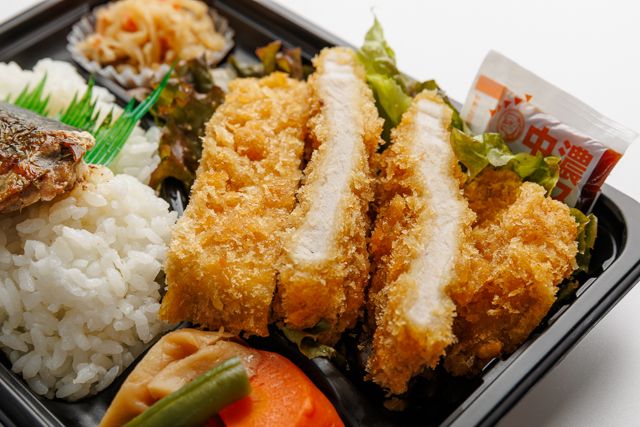 堀堀キッチン-ボリューム弁当（ロースかつ＆サバの塩焼き）