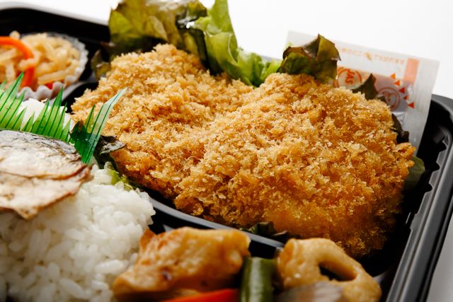 堀堀キッチン-ボリューム弁当（ヒレカツ＆サバの塩焼き）