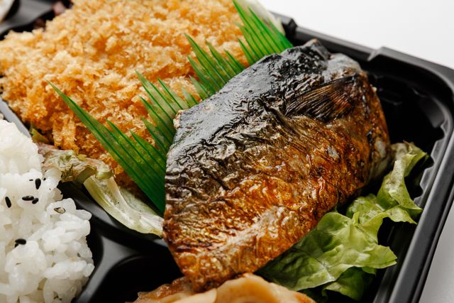 堀堀キッチン-ヒレカツ＆サバの塩焼き弁当
