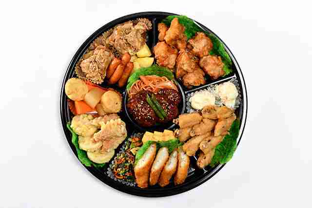 『ほっともっと～パーティープレート～（名古屋店）』の「【和洋MIXプレート】人気メニュー13種盛り合わせ」の