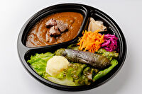 市場デリ いちばさら-国産牛すじスパイシーカレーと5種副菜弁当