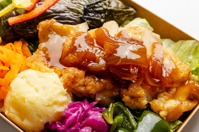 市場デリ いちばさら-国産鶏ももグリル和風玉ねぎソースと7種の彩り副菜弁当