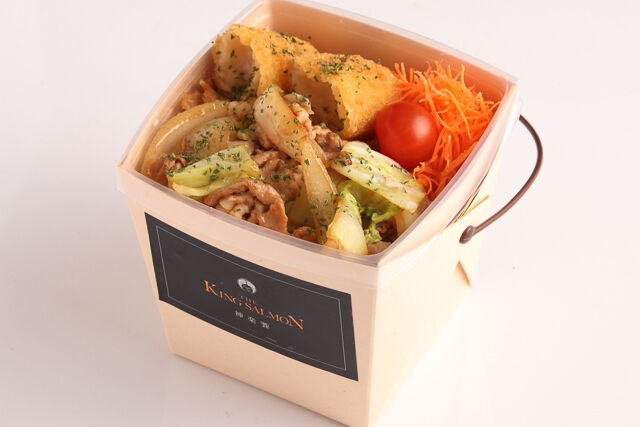 野菜たっぷり豚バラ生姜焼きと蟹クリームコロッケBOX