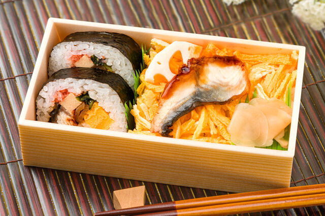 【夏限定】うなぎの巻寿司とちらし寿司