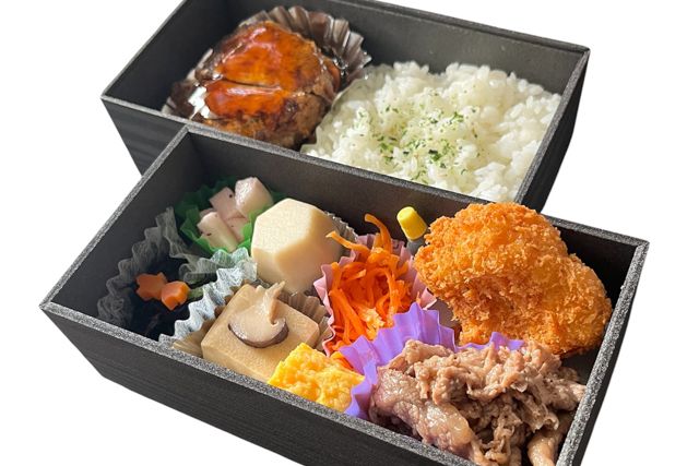 【リニューアル】特製ハンバーグと和牛すき焼きと旬のフライの二段弁当