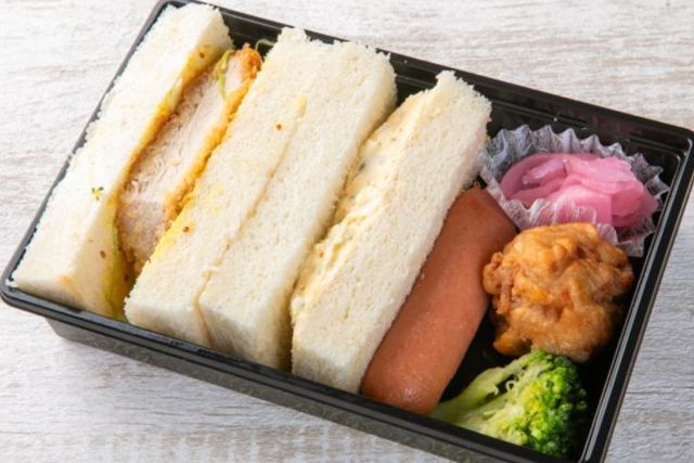 【サンドイッチセット】カツサンドと季節のサンドイッチ