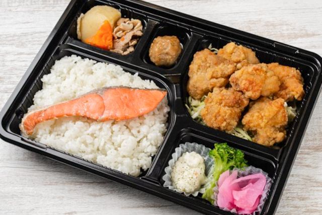 ゆうゆう弁当-【コスパ】唐揚げ＆鮭弁当