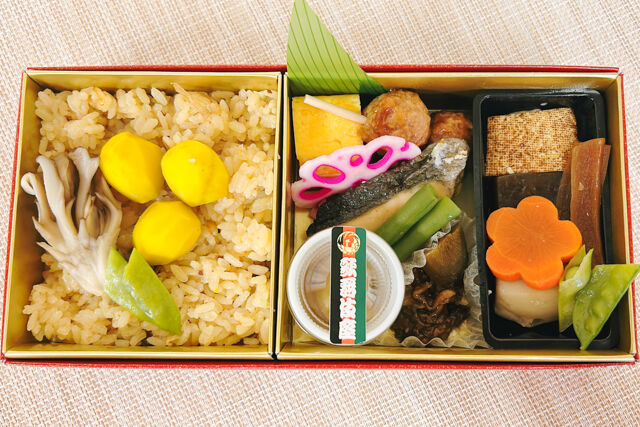 歌舞伎座-＜9月10月限定＞ 観劇弁当～栗と舞茸の五目御飯～