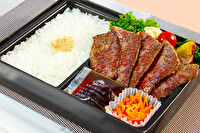 熟成焼肉 ハンバーグ 格之進 プラチナム（仙台店）-国産霜降焼肉弁当（ハーフ）（極旨ステーキソース）
