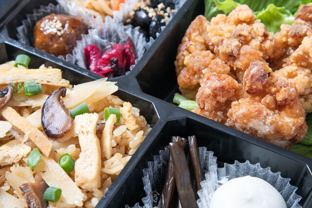 釜めし処 結鷹－ゆたか－-結鷹のおかずと唐揚げ御膳