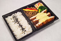 韓味-白身魚カツ弁当【A】おかず4品