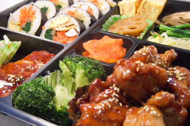 韓味-韓国のり巻き（キンパ）と醤油チキンセット弁当