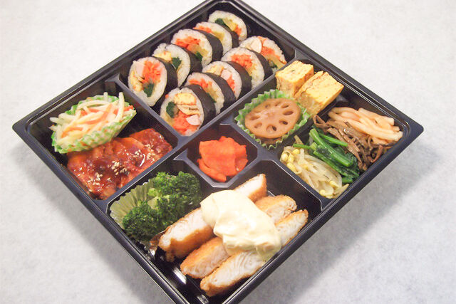 韓国のり巻き（キンパ）と白身魚カツセット弁当