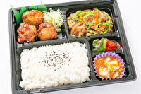 香菜屋～かなや～-【厳選】Wメイン中華弁当（若鶏の唐揚げ＆チンジャオロース）