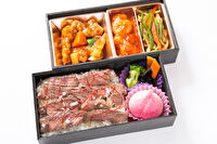 香菜屋～かなや～-【熨斗対応可】【贅沢二段弁当】サーロインステーキ＆人気中華御膳（白）