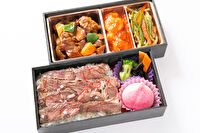 香菜屋～かなや～-【熨斗対応可】【贅沢二段弁当】サーロインステーキ＆人気中華御膳（黒）