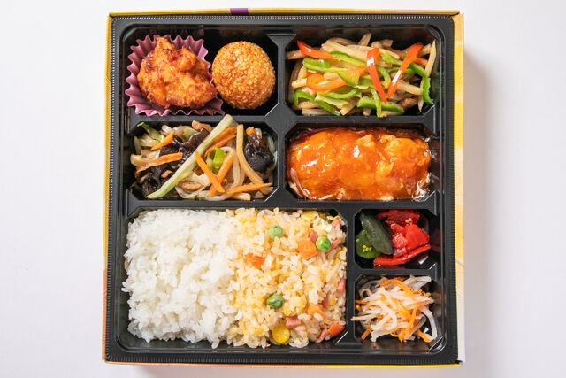 香菜屋～かなや～-【熨斗対応可】胡麻団子入り豪華幕の内弁当