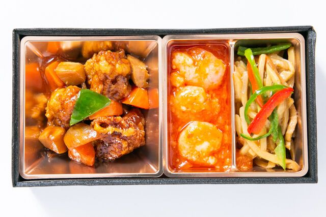 香菜屋～かなや～-【熨斗対応可】【贅沢二段弁当】豚カルビ焼肉＆人気中華御膳（黒）