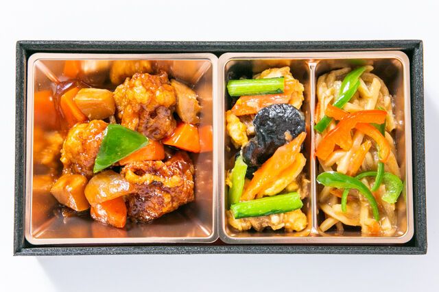 香菜屋～かなや～-【熨斗対応可】【贅沢二段弁当】豚カルビ焼肉＆人気中華御膳（黒）