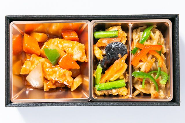 香菜屋～かなや～-【熨斗対応可】【贅沢二段弁当】豚カルビ焼肉＆人気中華御膳（白）