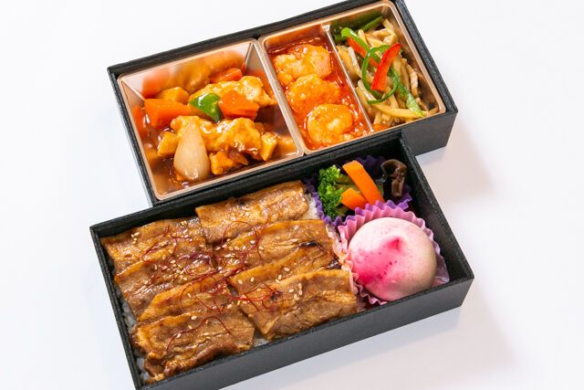 香菜屋～かなや～-【熨斗対応可】【贅沢二段弁当】豚カルビ焼肉＆人気中華御膳（白）