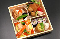 割烹 佰花-大海老ちらしとかわり稲荷御膳～おろしひれかつ～