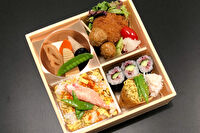 割烹 佰花-蟹ちらしとかわり稲荷御膳～おろしひれかつ～