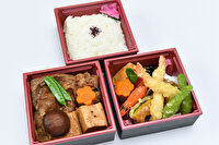 割烹 小田-黒毛和牛のすき焼き三段弁当