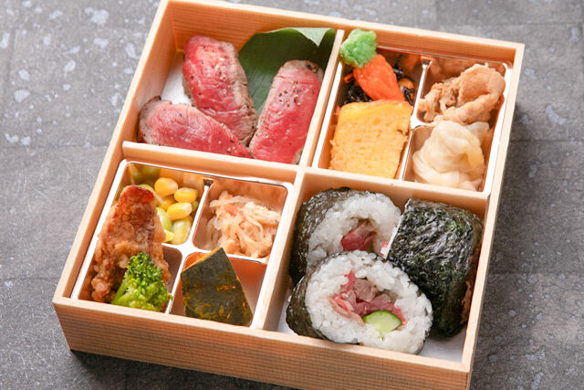 菖蒲（あやめ）～肉寿司と牛ステーキ巻き～