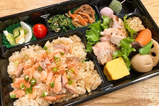 望〜鶏肉の炙り焼きと鮭湯葉ご飯懐石