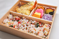 割烹出水-3種てんぷらの梅ちりめんご飯弁当