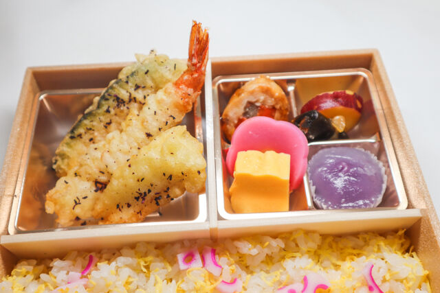 割烹出水-3種てんぷらの錦糸ご飯弁当