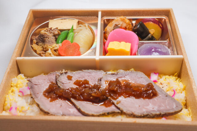 割烹出水-牛すき焼きのローストビーフ弁当